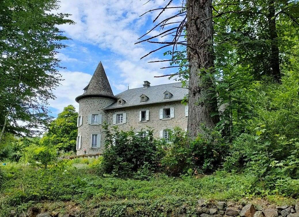Chambres d'hôtes Chateau Ol Puech - Suite de la Tour in Vic-sur-Cère, Région d'Aurillac