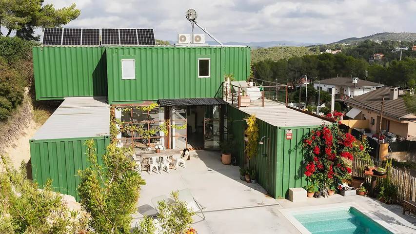 Apartamento para 7 personas, con piscina además de sauna y balcón en Canyelles (Barcelona)