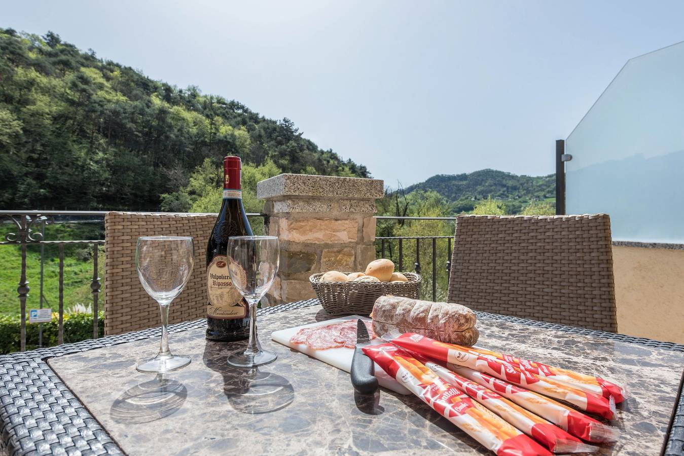 Ganze Wohnung, Schöne Ferienwohnung "Residenz Tatiana A4" mit Pool, Terrasse in Tremosine, Gardasee-Berge