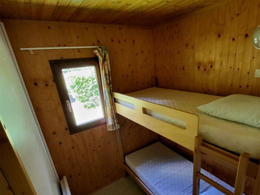 Camping Le Moulin du Teinturier - Chalet 4 personas - Chalet 2 habitaciones 4 personas 35m2 Pmr in Saint-Martin-Valmeroux, Parque Natural Regional Volcans d'Auvergne