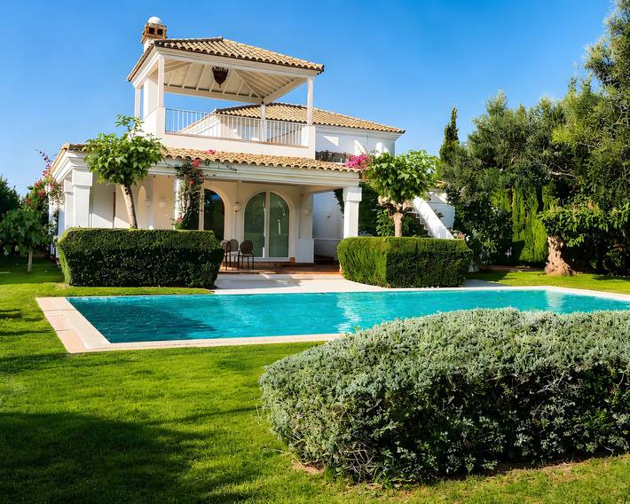 Villa 'Preludio' with Private Pool, Wi-Fi, and Air Conditioning in Benalup-Casas Viejas, Costa de la Luz
