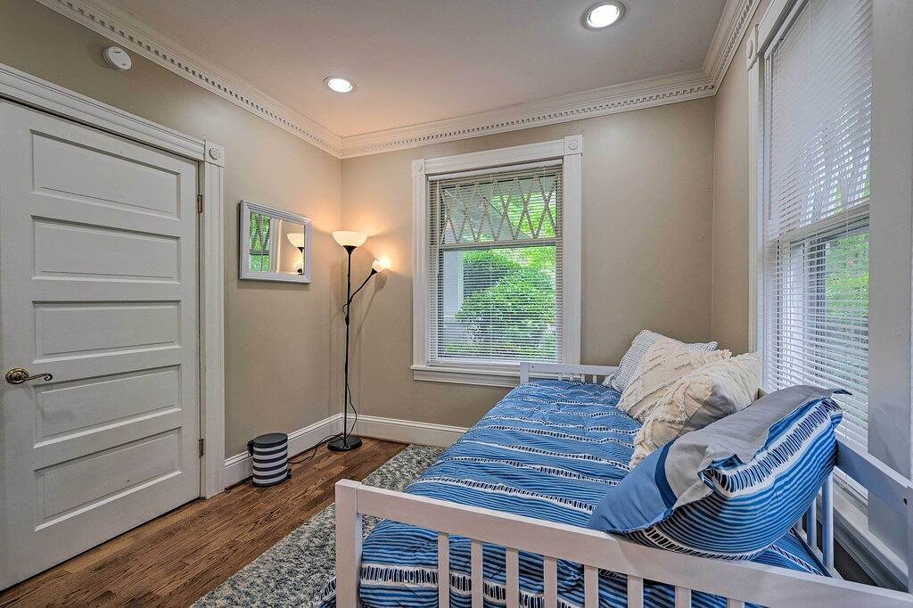 Bright Greensboro Escape ~ 1 Mi to Downtown in Greensboro, Guilford County