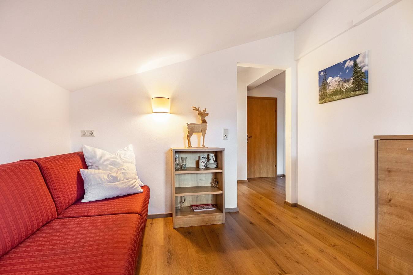 Ganze Wohnung, Neu renovierte Ferienwohnung Elisabeth mit Gemeinschaftspool, Bergblick, Garten und Wlan in Radstadt, Ski Amadé