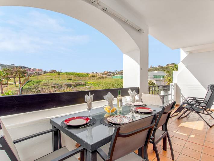 Apartamento de vacaciones para 5 personas, con jardín además de piscina y terraza - 1