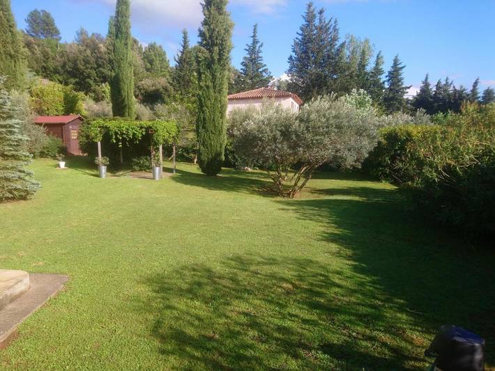 Gîte pour 4 personnes, avec vue et jardin à Aups - 2