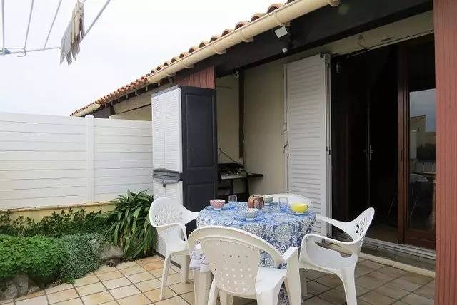 Villa pour 4 personnes, avec terrasse et piscine à Fleury