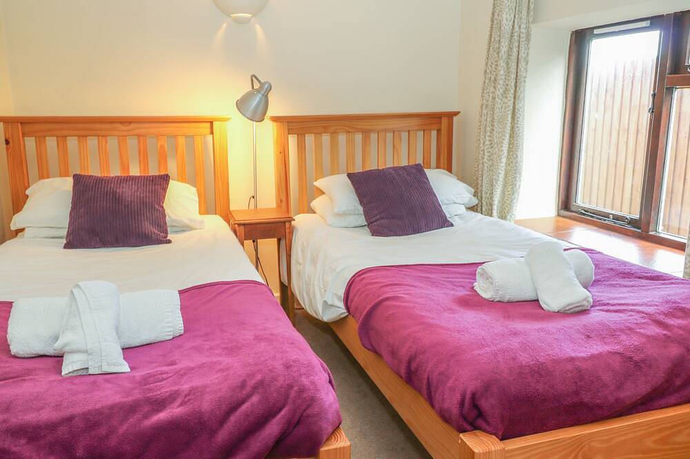 Springfield Cottage, family friendly, with a garden in Bideford in Bideford, Devon