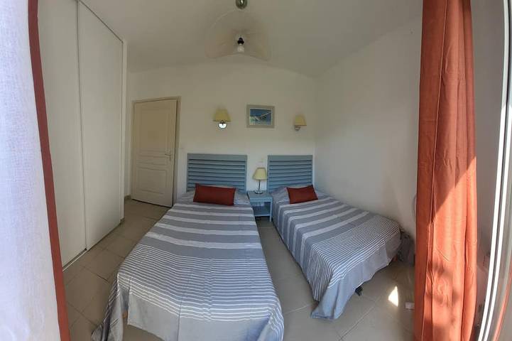 Entire apartment, At the end of the garden, the pine forest and the beach in Poggio-Mezzana, Corte region