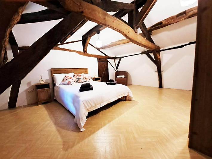 Location de vacances pour 10 personnes, avec piscine ainsi que jardin et vue, adapté aux familles à Le Fleix - 3