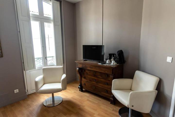 Hôtel pour 3 personnes, avec terrasse à Tonneins - 2