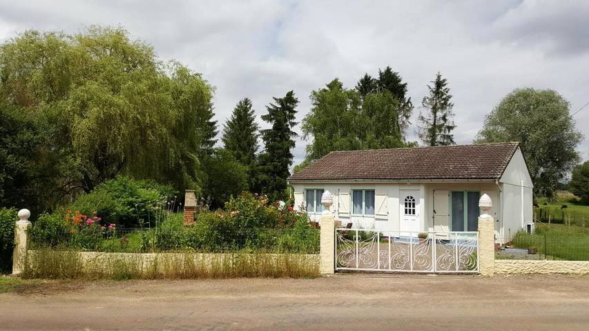 Maison de vacances pour 10 personnes, avec vue ainsi que vue sur le lac et jardin, animaux acceptés dans Nièvre