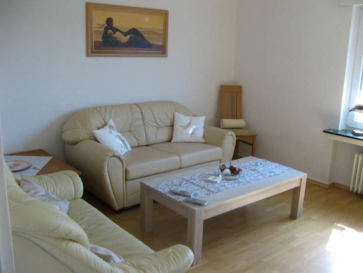 Ferienwohnung für 4 Personen, mit Balkon und Garten in Bad Emstal