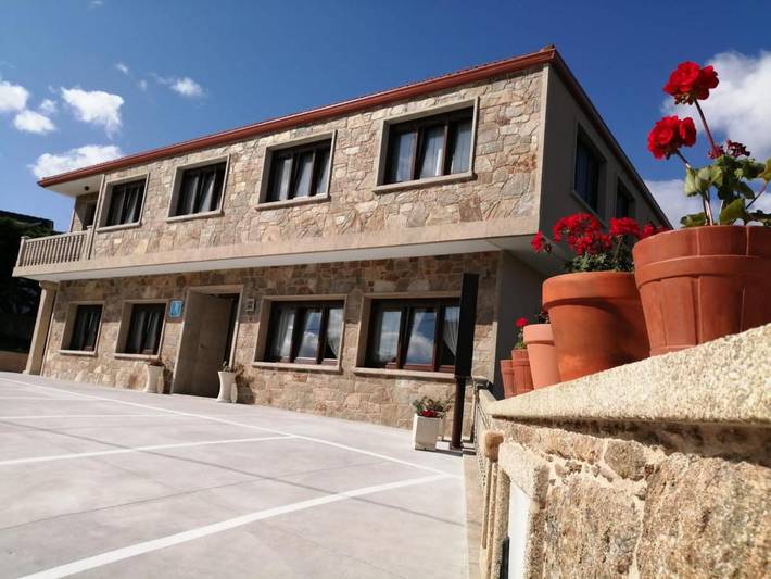 Hotel para 3 personas, con jardín y vistas en Cee - 2