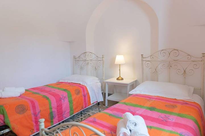Trulli nella Valle d'Itria con piscina in Cisternino, Salento
