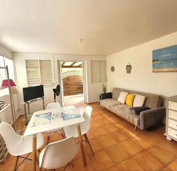 Gîte pour 2 personnes, avec terrasse et jardin à Goyave (Guadeloupe)