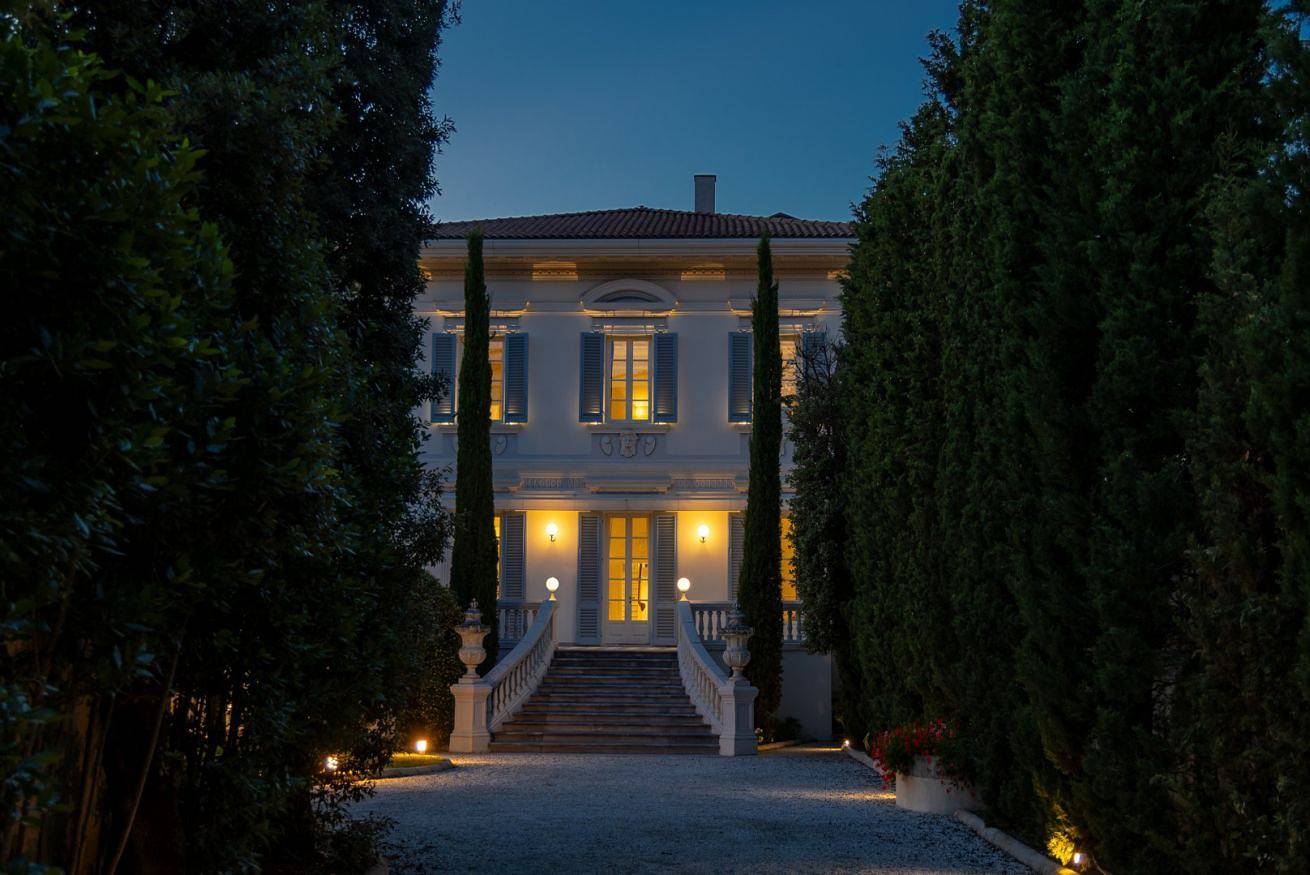 Villa La Perla Bianca · Historic Villa with Private Pool in the Heart of Tuscany in Empoli, Provincia de Firenze