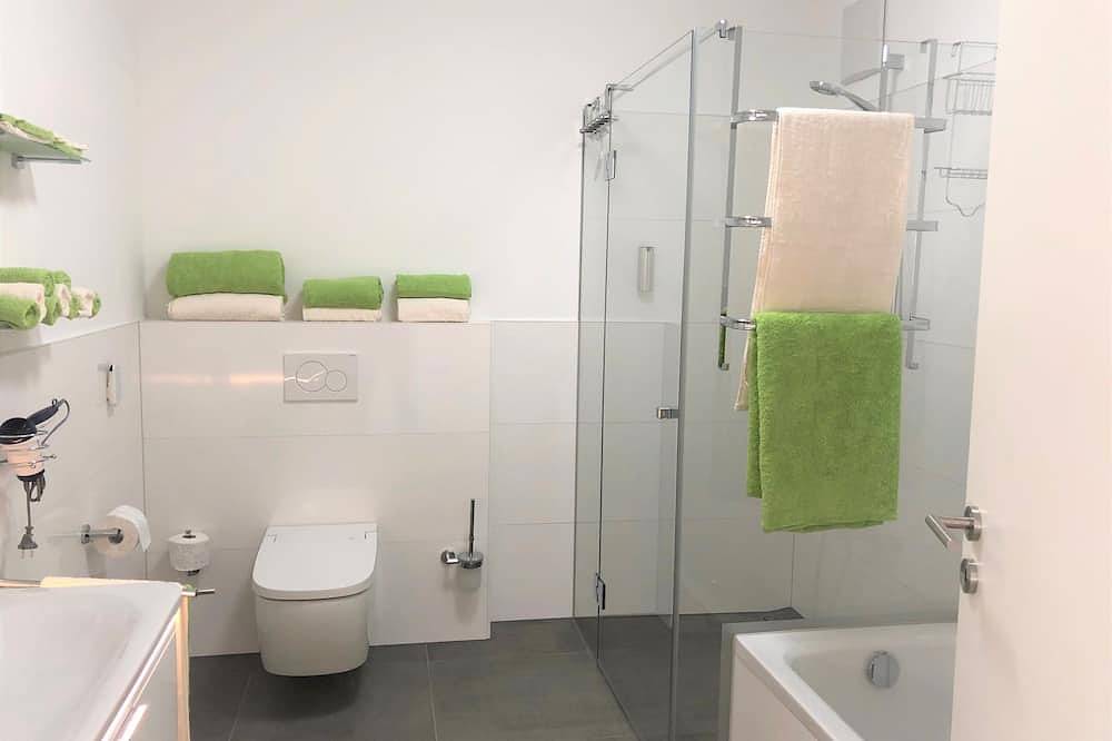 Ganze Wohnung, Panorama Penthouse Apartment, Terrasse, Whirlpool, Klima, bis zu 6 Personen in Frankenthal, Kurpfalz