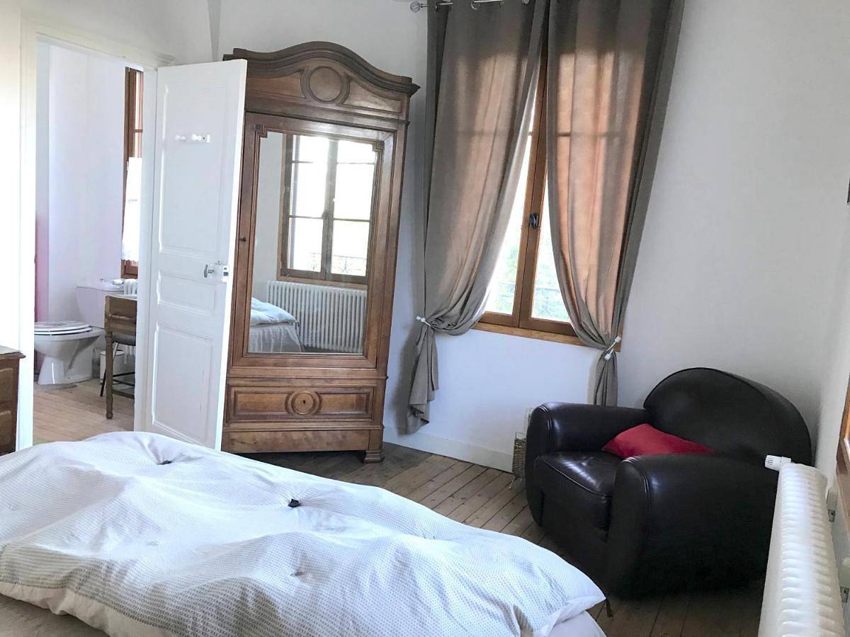 King Room with Garden View in Saint-Aurélien, Région de Limoges