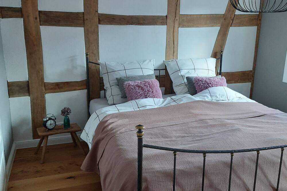 Ganze Wohnung, Moderne Ferienwohnung \"Lamm\"  2 - 3 Personen in Hasselbach, Sinsheim