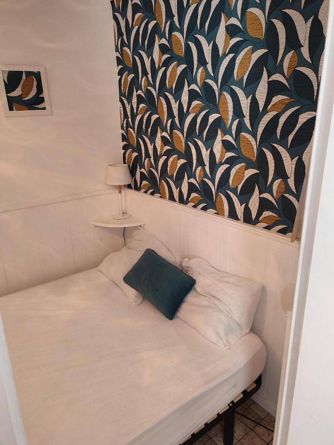Gîte pour 5 personnes, avec Terrasse et Jardin dans Plage de la Mine d'Or