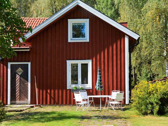 Ferienhaus für 2 Personen, mit Terrasse und Garten in Värmland