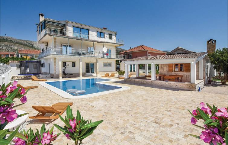 Apartamento de vacaciones para 8 personas, con terraza y jardín - 1
