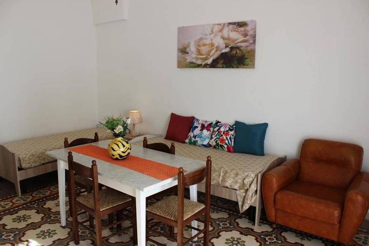 Location de vacances pour 5 personnes, avec jardin et vue à Specchia - 2