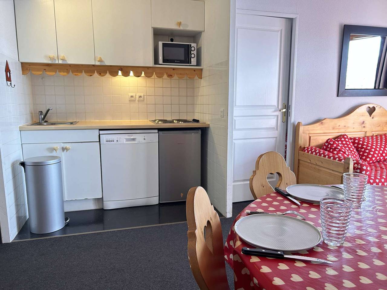 Apartamento entero, Apartamento en la nieve con piscina, sauna y Wifi in Station de Risoul, Risoul