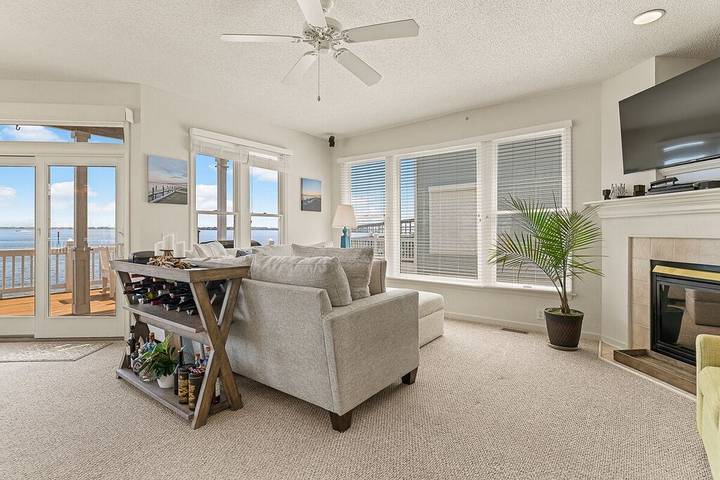 Vacation rental for 10 people, with hot tub and balcony as well as pool in Manteo