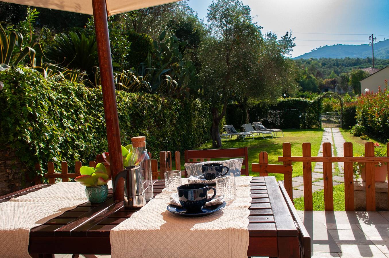 Villa 'Due Ulivi' avec terrasse privée, jardin privé et Wi-Fi in Commune de Lavagna, Riviera di Levante