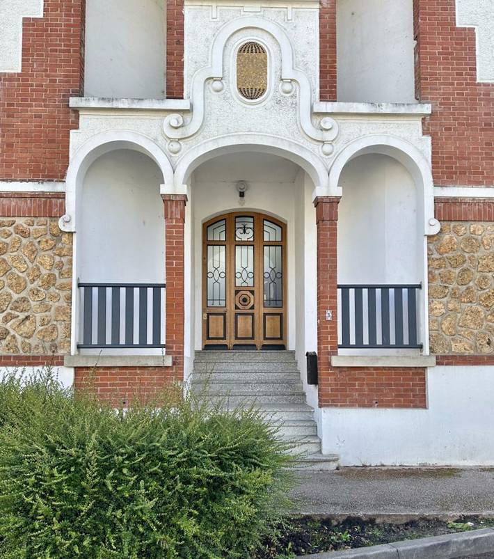 Gîte pour 10 personnes, avec jardin et terrasse dans Mareuil-le-Port