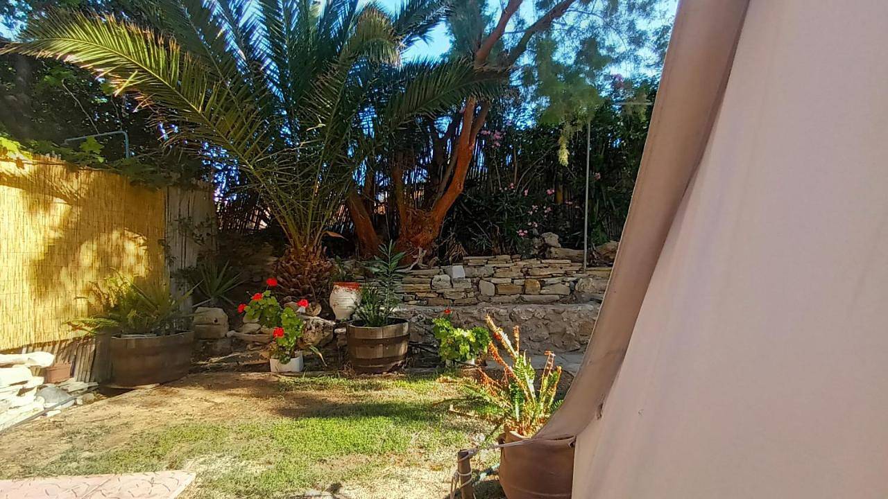 Tent in Kalamaki (Kreta), Heraklion region