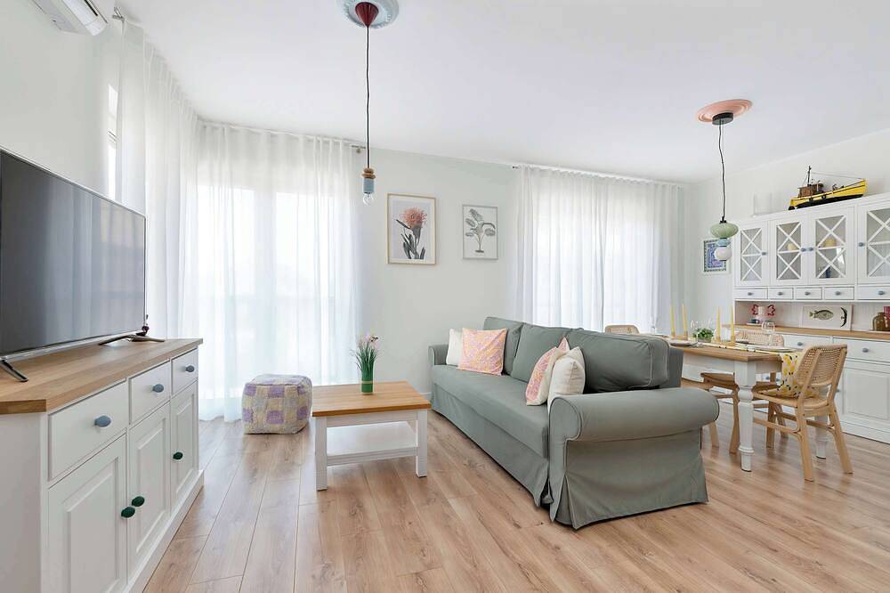 Ganze Wohnung, Klimatisiertes Appartement | Parkplatz & Balkon in Leba, Slowinzischer Nationalpark