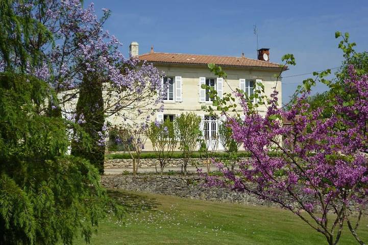 Location de vacances pour 4 personnes, avec jardin à Faleyras