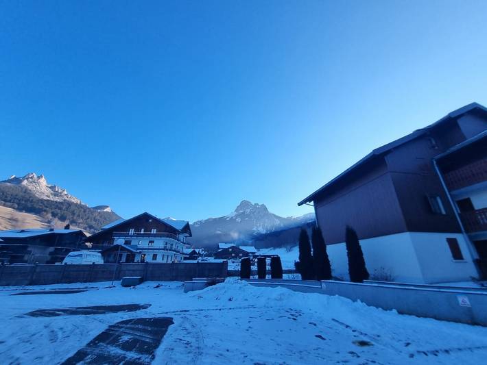 Studio entier, Studio « Cœur des Neiges » avec vue sur la montagne et terrasse partagée in Bernex, Région de Thonon-les-Bains