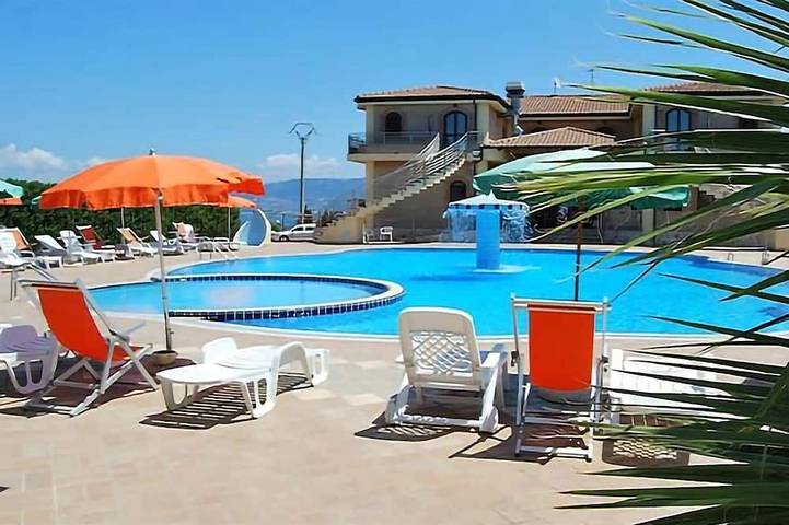 Appartement de vacances pour 4 personnes, avec balcon et piscine - 1