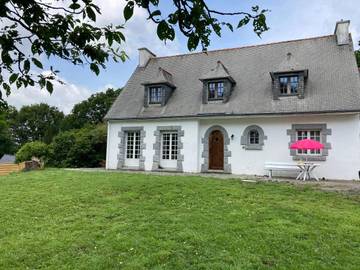 Gîte pour 4 personnes, avec jardin à Plonévez-du-Faou