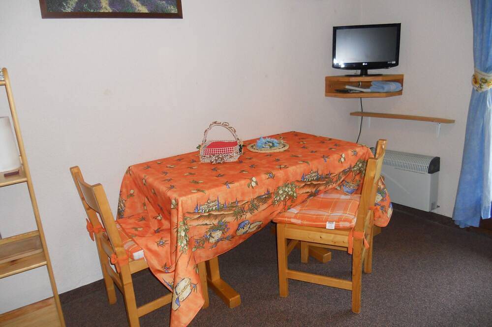 Entire apartment, Studio - Nevache in Névache, Briançon region