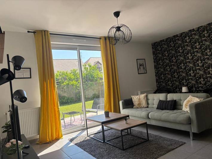 Location de vacances pour 8 personnes, avec jardin à Pont-de-l'Arche