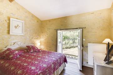 Villa for 2 People in Saint-Méard-de-Gurçon, Périgord Pourpre, Photo 3