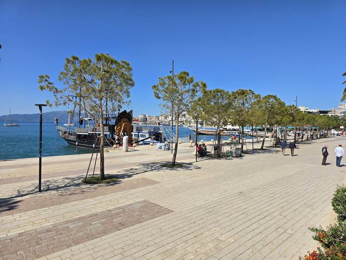 Appartamento per 3 persone, con balcone a Saranda
