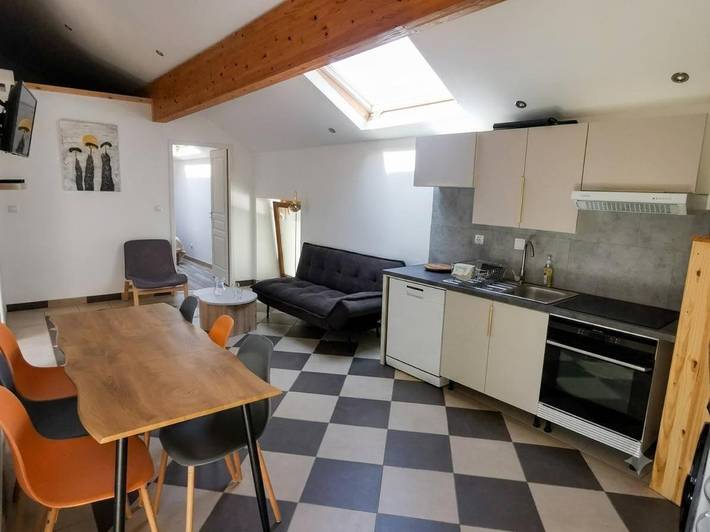 Location de vacances pour 6 personnes, avec Terrasse à Bénonces