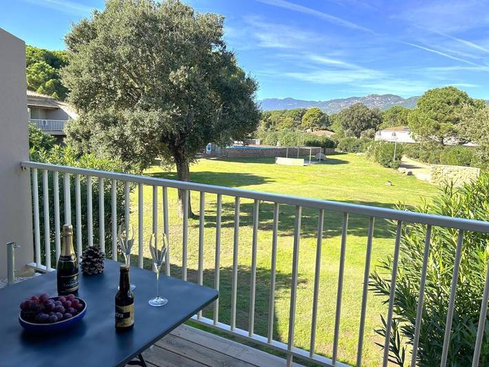 Gîte pour 3 personnes, avec jardin ainsi que piscine et vue dans Plage Cala Rossa - 4