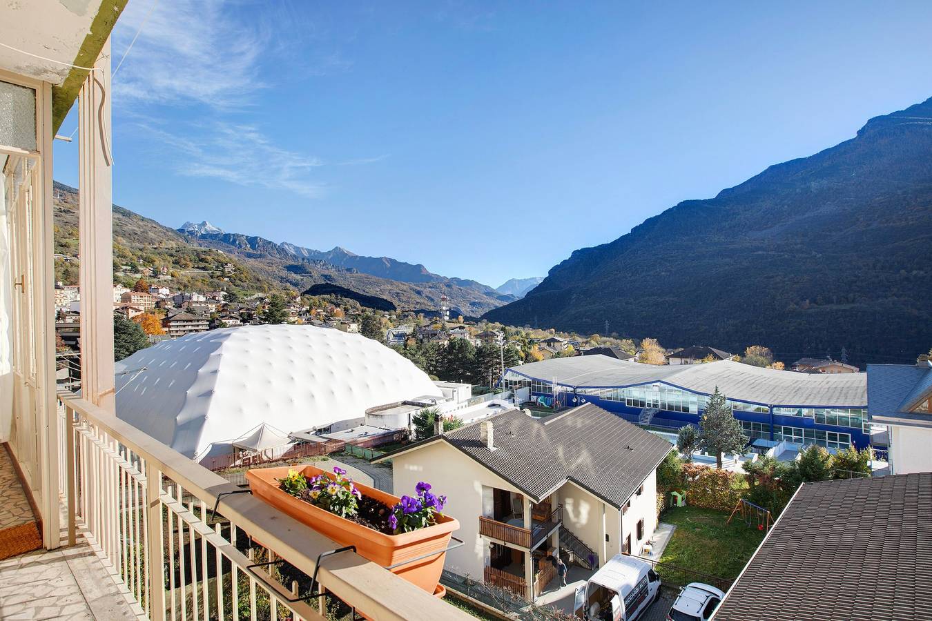 Apartamento entero, Apartamento 'Vanna House' con vistas a las montañas, terraza privada y balcón in Saint-Vincent, Comune di Saint-Vincent