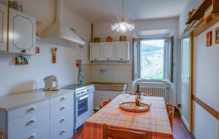 Appartamento intero, Appartamento in centro città con TV, AC, cucina e parcheggio in Massa e Cozzile, Provincia di Pistoia