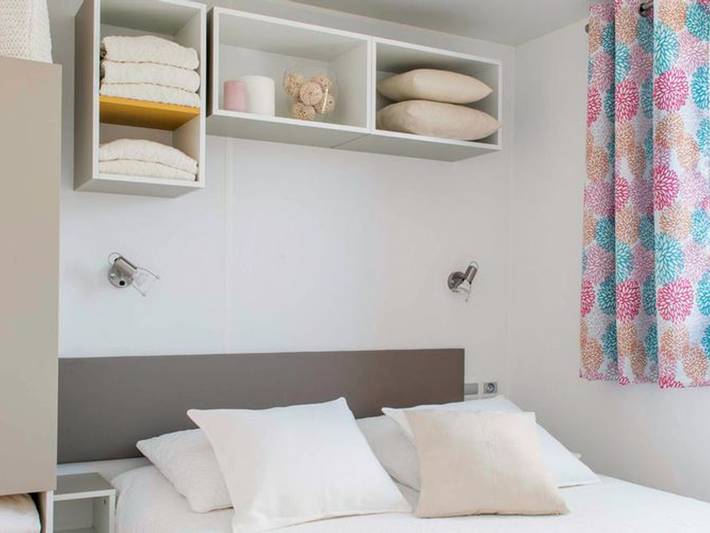 Mobil home pour 4 personnes, avec terrasse et piscine dans Plage des Govelins - 4