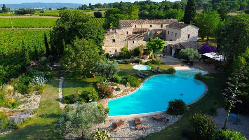 Gîte pour 15 personnes, avec terrasse et jacuzzi ainsi que piscine et jardin à Saint-Laurent-des-Arbres - 2