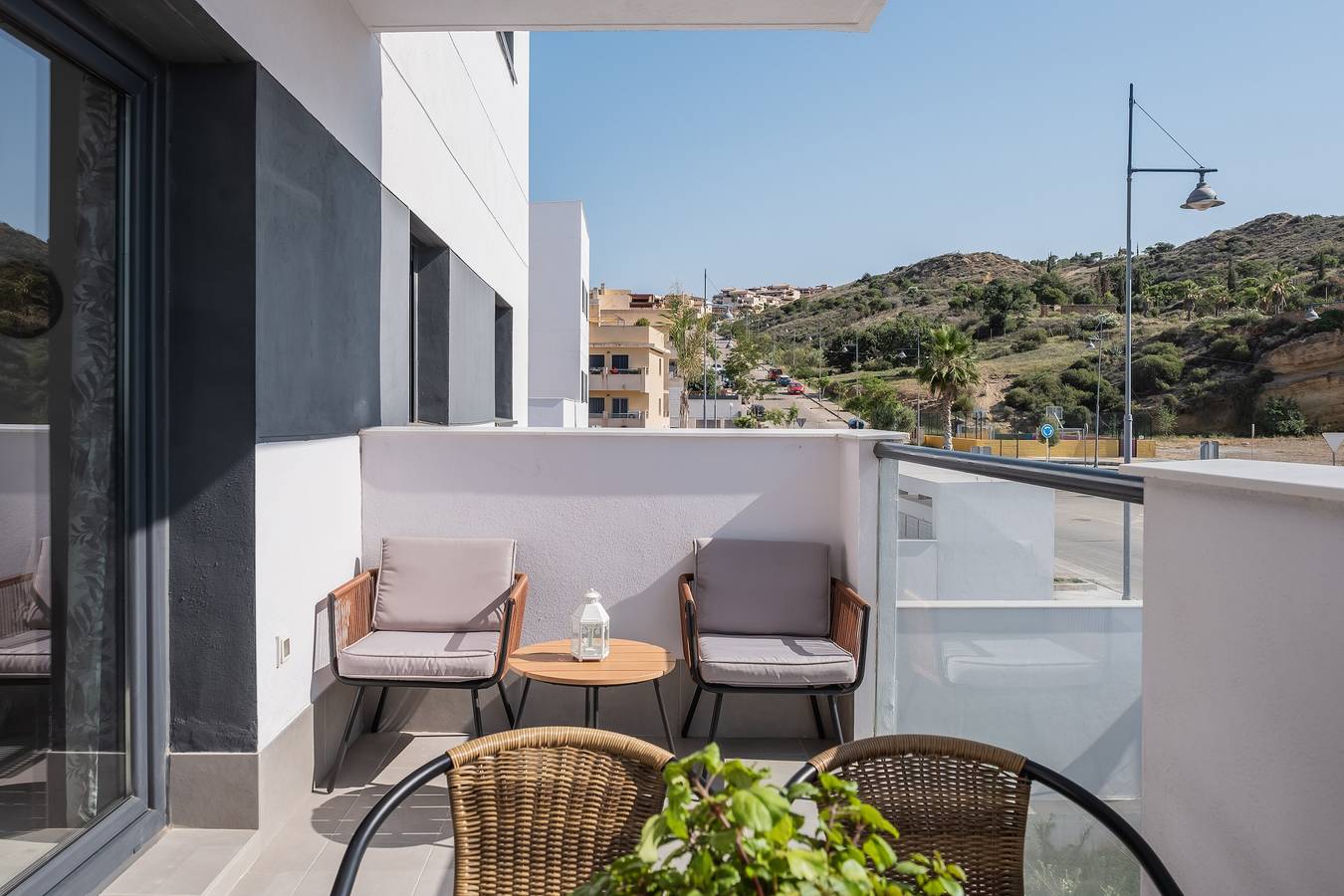 Geheel appartement, Appartement 'Residencial Celere Playa Niza' met Uitzicht op Zee, Gedeeld Zwembad & 4 Gedeelde Terrassen in Vélez-Málaga, Costa del Sol