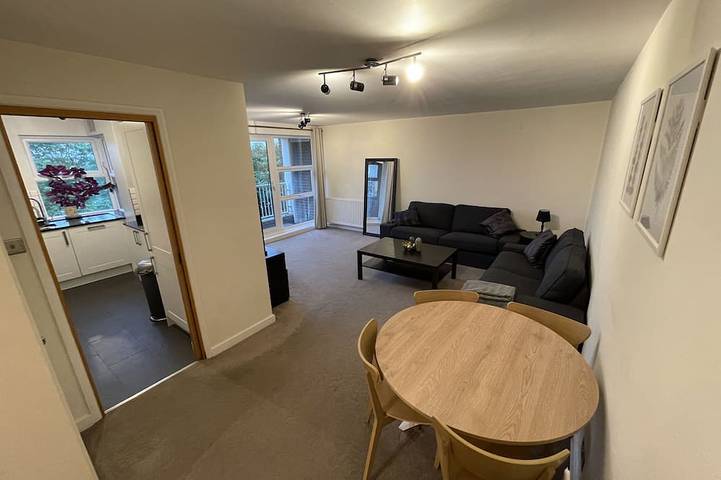 Apartment for 4 people, with balcony in Kingston upon Thames