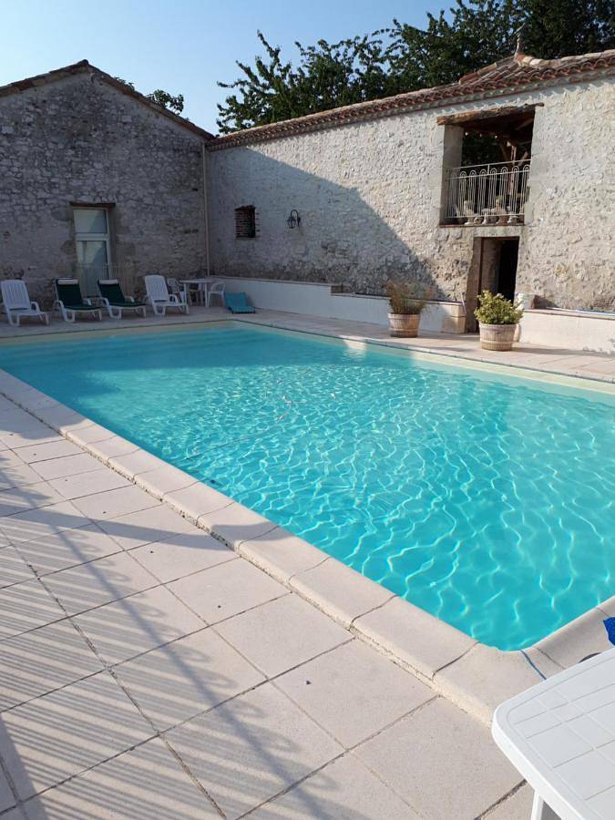 Gîte pour 4 personnes, avec sauna et jardin ainsi que piscine et vue, animaux acceptés à Penne-d'Agenais